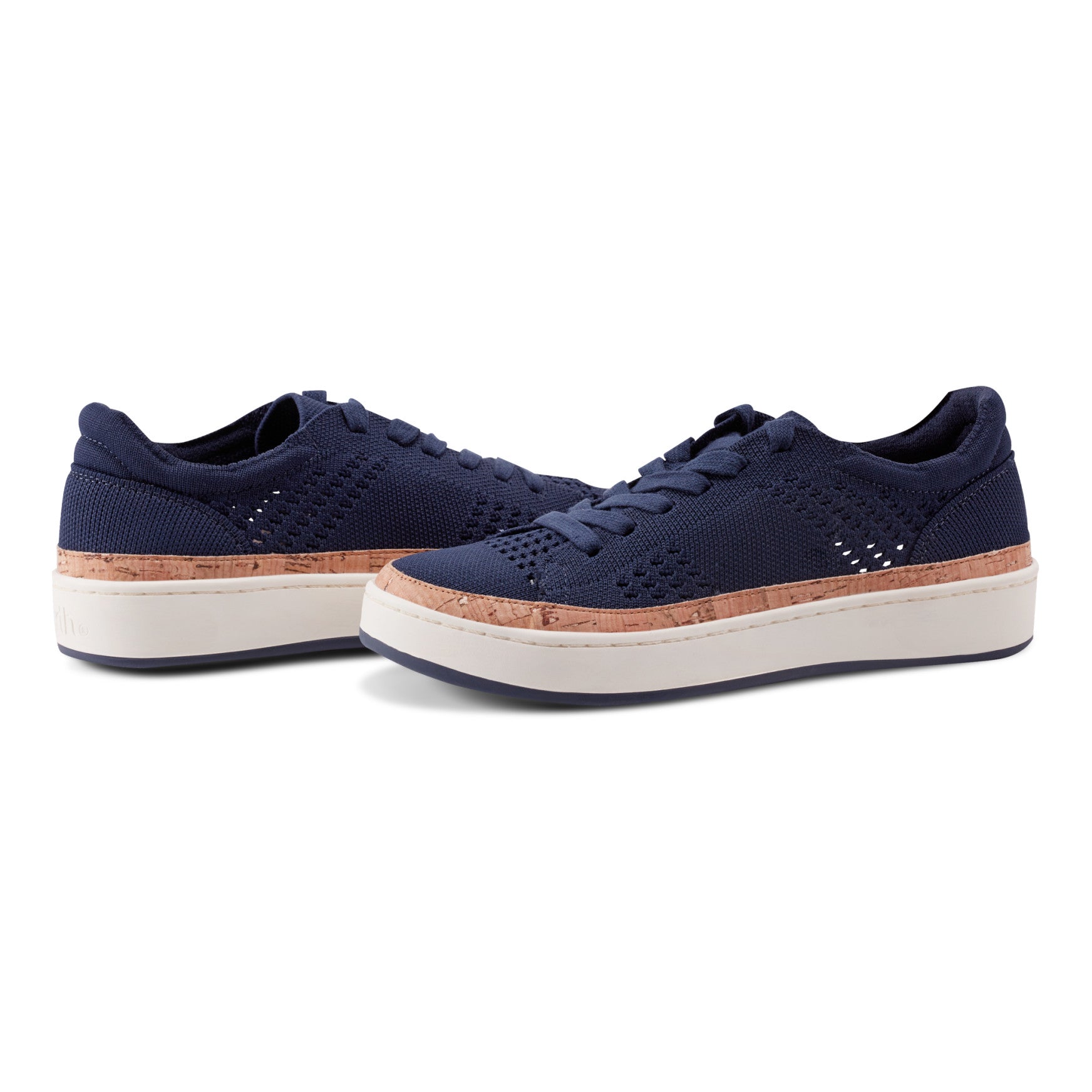 Knight Round Toe Lace-up Casual Sneakers