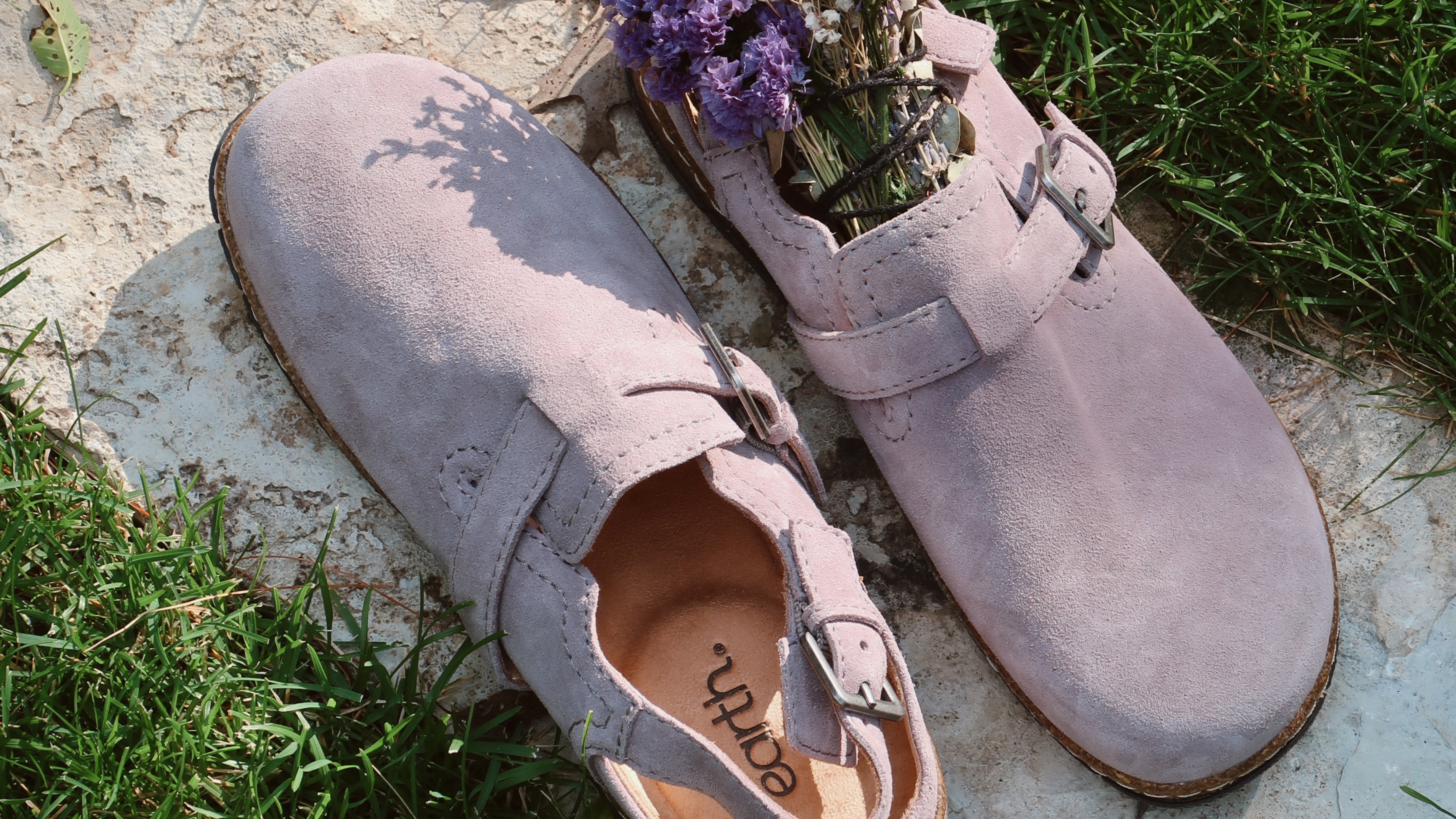 Promotional banner featuring Elmonte suede clog