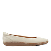 Landen Round Toe Casual Flats